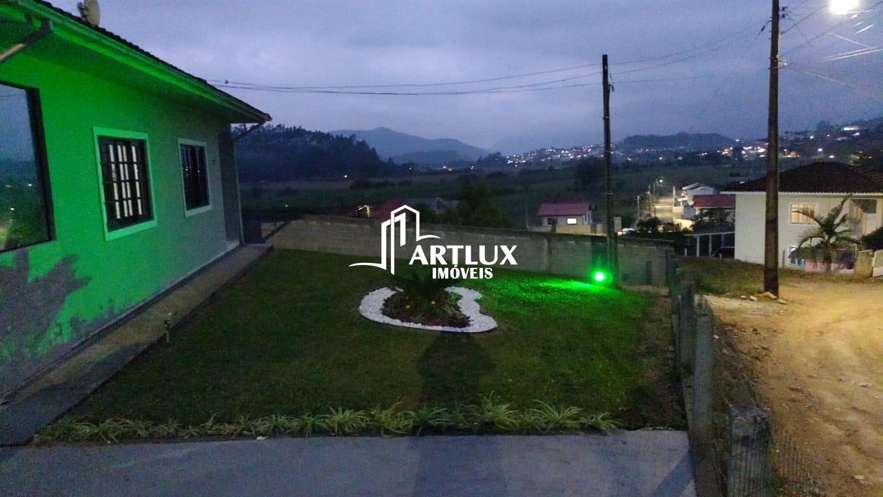 Sítio à venda com 3 quartos, 2500m² - Foto 1