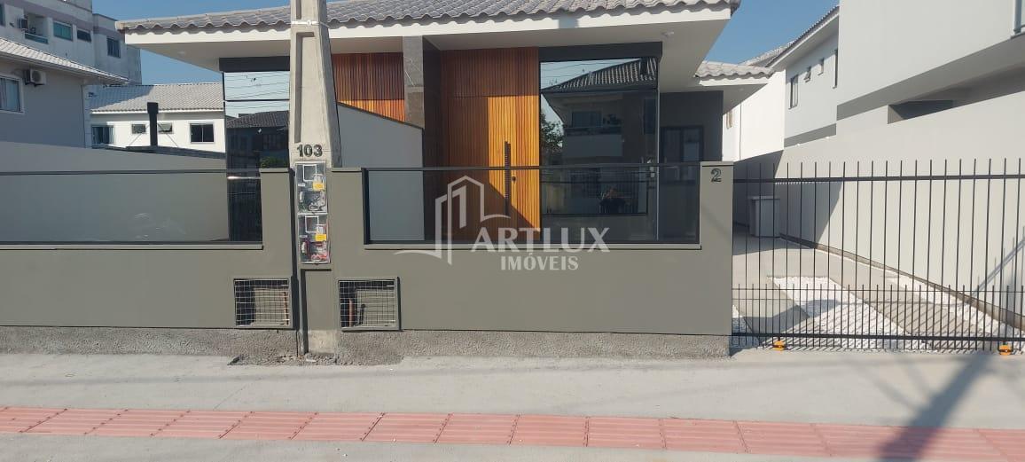 Casa à venda com 3 quartos, 150m² - Foto 2