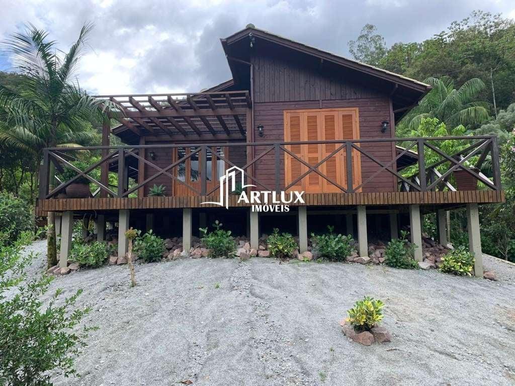 Sítio à venda com 3 quartos, 150m² - Foto 1