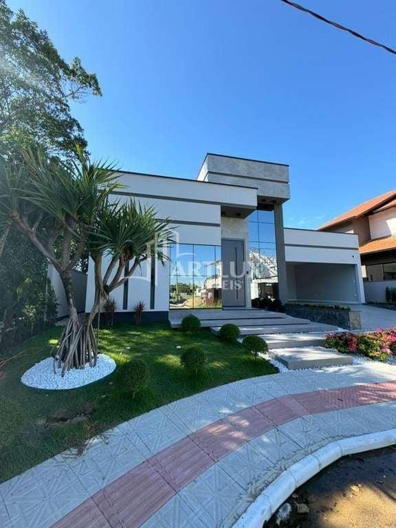 Casa à venda com 3 quartos, 360m² - Foto 1